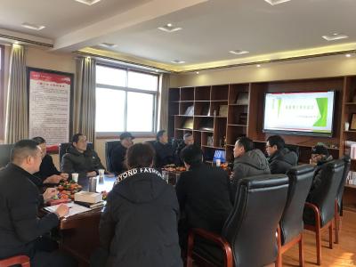 市实验初中召开退休教师茶话会