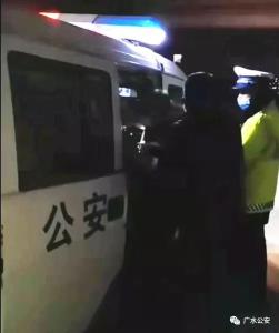 【“疫”线警讯】时间就是生命，执勤交警驾车向医院飞奔.....