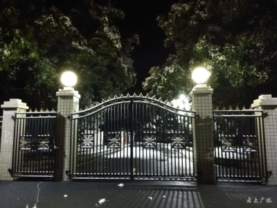 益众高中：风雨同舟  曙光在望