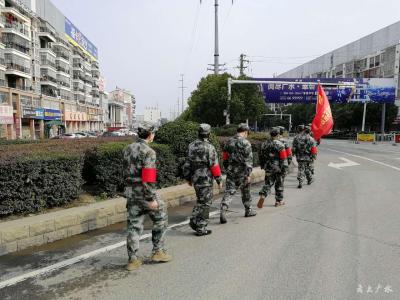 广水“流动劝导队”活跃街头巷尾