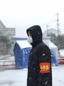 用忠诚与奉献 构筑守护人民的安全线