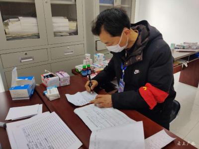应办：社区医生逆行抗疫   发挥健康服务“网底作用”