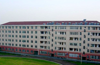 市实验初级中学：修缮校园  为学生返校复学做准备