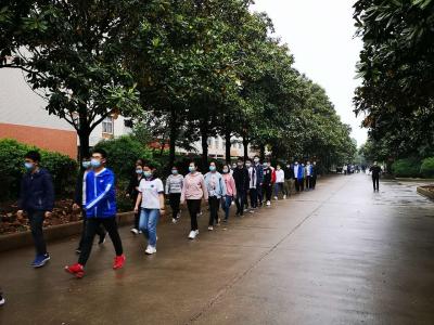 广水一中：暖暖午后，为你守候，尽心竭力，再创辉煌