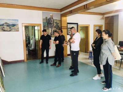 广水籍知名油画家胡朝阳到我市调研