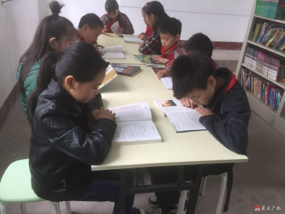 蔡河镇小河中心小学:书香满校园 悦读伴成长