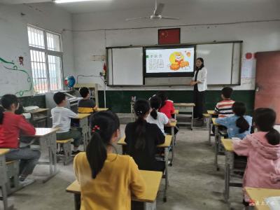 广办驼子小学组织开展“迎中秋 庆国庆”系列活动