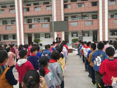太平镇中心小学举行消防疏散安全演练