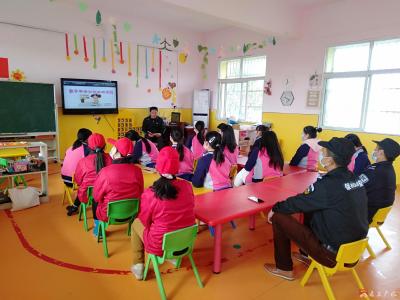 关庙镇中心幼儿园开展秋冬季常见传染病预防培训