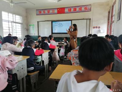 市教育局到吴店镇中心小学“推门听课”，助力青年教师成长