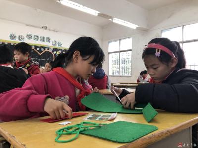 蔡河镇小河中心小学开展中国传统创意手工活动