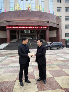 周学军走访慰问联系服务的专家人才