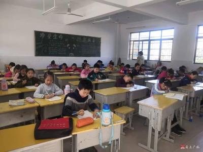 渡蚁桥学校小学部如期举行期中考试