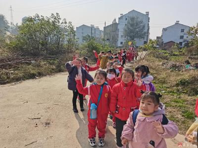 长岭镇中心幼儿园开展冬游活动