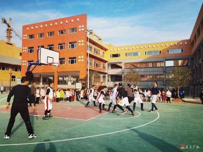 永阳学校与实验初中举行篮球友谊赛