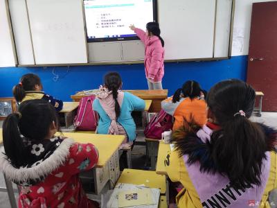 蔡河镇黄土中心小学开展寒假放假前 安全教育系列活动