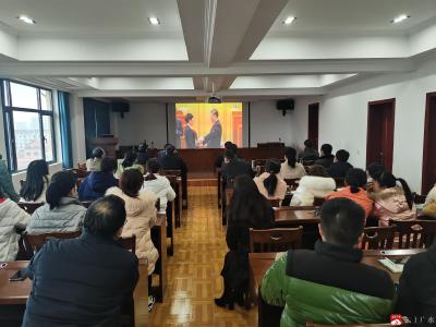 市医疗保障局组织收看全国脱贫攻坚表彰大会