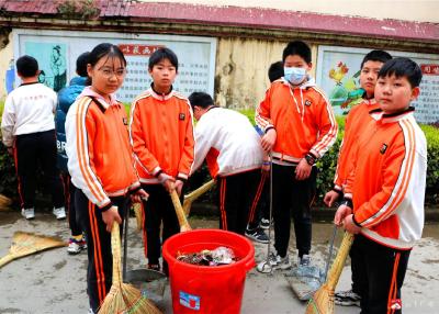 书生学校：洁净秀美广水 你我助力同行