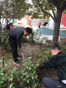 吴店镇中心小学开展植树节活动