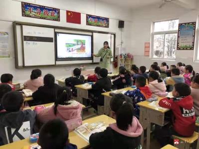 市教研室到城郊应台小学视导