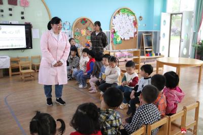 华师广水附属幼儿园开展保健医进课堂活动