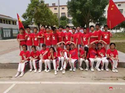 关庙镇天子小学举行“红领巾心向党”庆六一活动