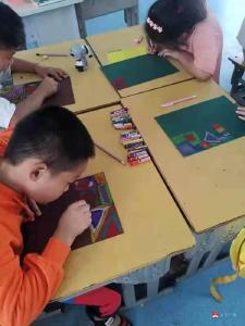 十里同兴中心小学开展特色绘画活动