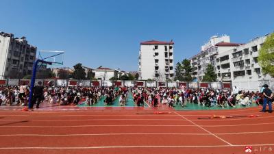 应办三小积极开展课间操