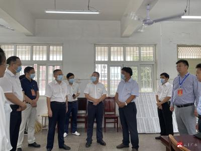 市委书记杨光胜到广水一中看望优秀教师