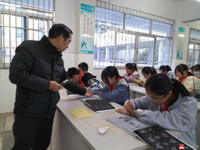 市实验初中：减轻学业负担，提升学生素质