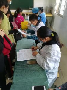 陈巷镇幸福中心小学积极开展疫苗接种工作