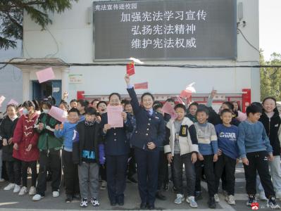 宪法宣传进校园 知法守法助成长——广水市税务局开展“弘扬宪法精神，维护宪法权威”主题宣传教育活动