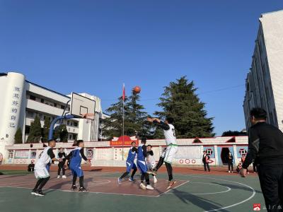  马坪中心中学举行篮球友谊赛 