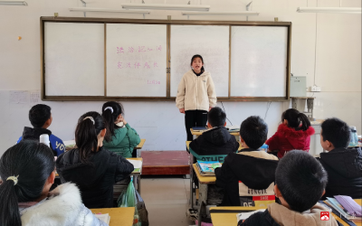 杨寨镇中心小学开展宪法宣传教育活动