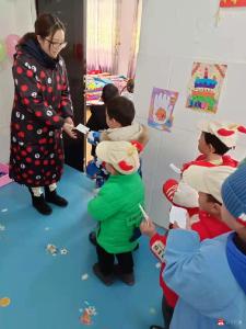 太平镇中心幼儿园举行“庆元旦”观影活动