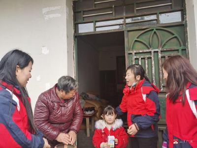 蔡河镇北街幼儿园：假前家访 呵护成长