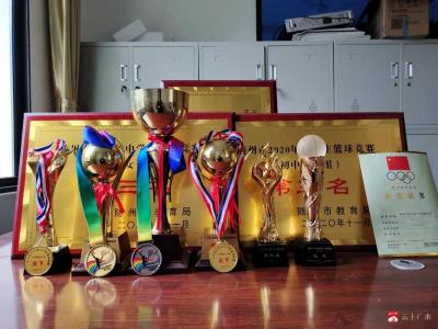 广办武元中学荣获随州市篮球特色项目学校称号