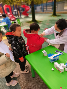 陈巷镇中心幼儿园体检活动：我体检，我健康；我快乐，我成长 