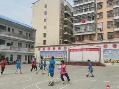 落实“双减”促体能 塑造篮球“追梦”人——广办西河小学与杨家河小学篮球联谊赛