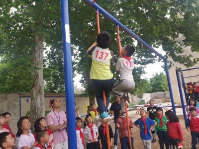 十里同兴中心小学举办第六届趣味运动会