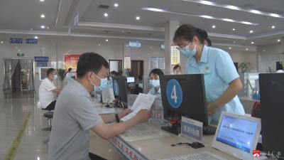 【越·广水】“局长进大厅、走流程”系列报道之七——市医保局：“小窗口”彰显为民服务“大情怀”