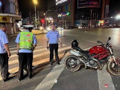 飙车“炸街”扰民，广水交警深夜围堵