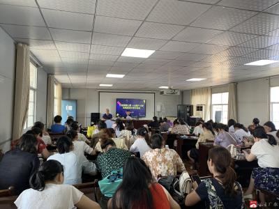 应办一小召开“小故事微心愿，十元钱千分爱”活动交流会