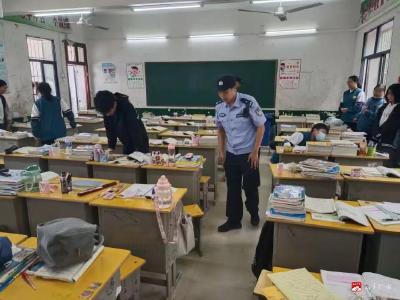 杨寨镇中心中学：违禁物品大清缴  警校联手护安全 