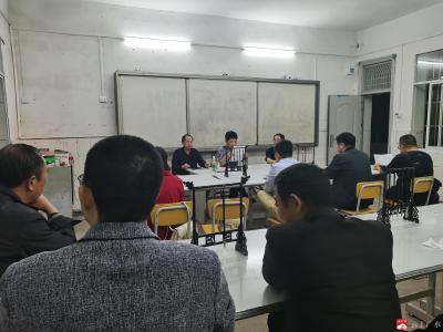 关庙镇龙泉小学：以考评促提升  借评议激活力