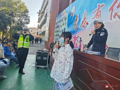 长岭镇平林中学开展交通安全宣讲活动