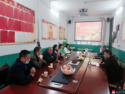 温馨欢送会，浓情暖人心 ——应办一小举行退休教师茶话会