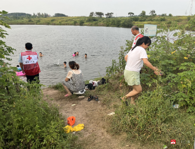 【越·广水】暑期防溺水---红十字会志愿者在行动