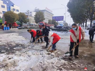 【越•广水】马坪镇：党员干部齐上阵  迎寒除雪护平安