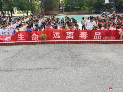 关庙镇开展6·26禁毒宣传